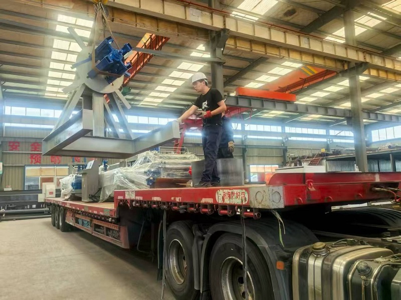 Liweiyuan oceľová konštrukcia C/Z Purlin All-in-One príde stroj